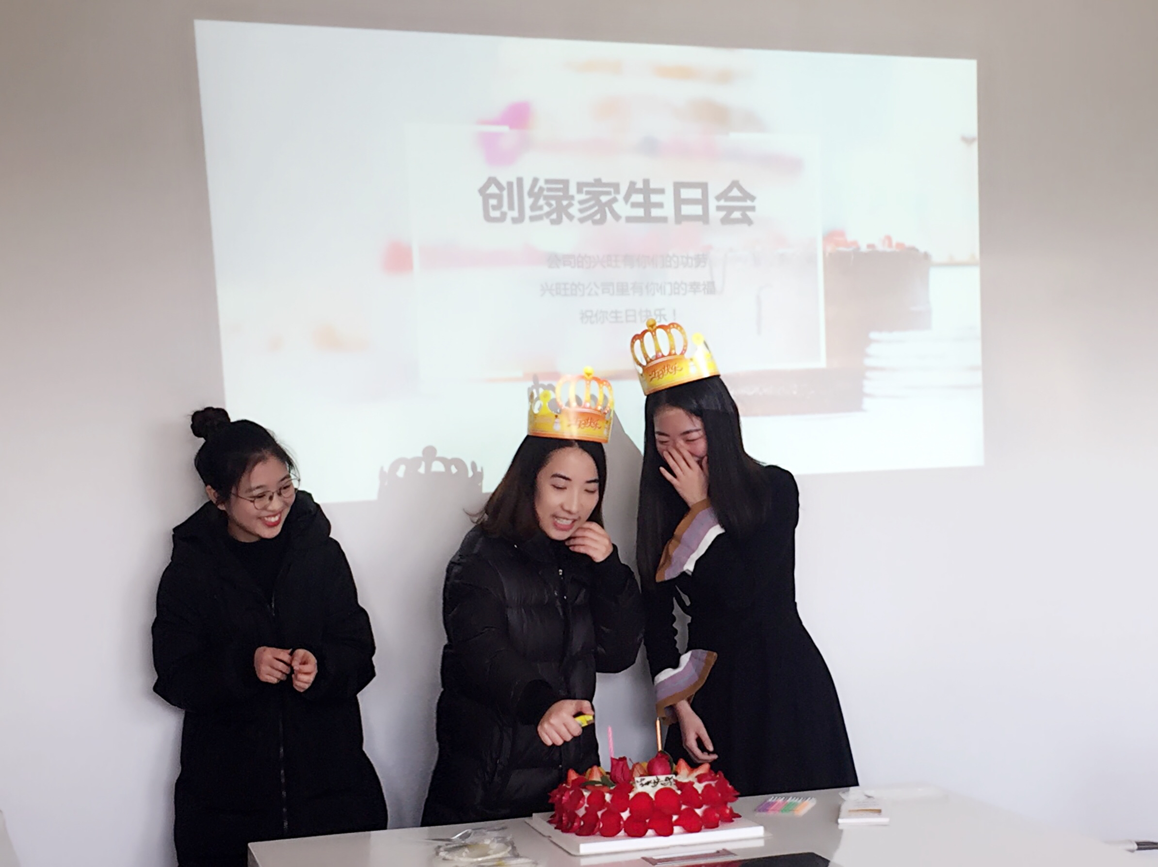 【1月生日會(huì)】本月壽星只有美少女，拍圖拍到小編手機(jī)內(nèi)存不夠啦！