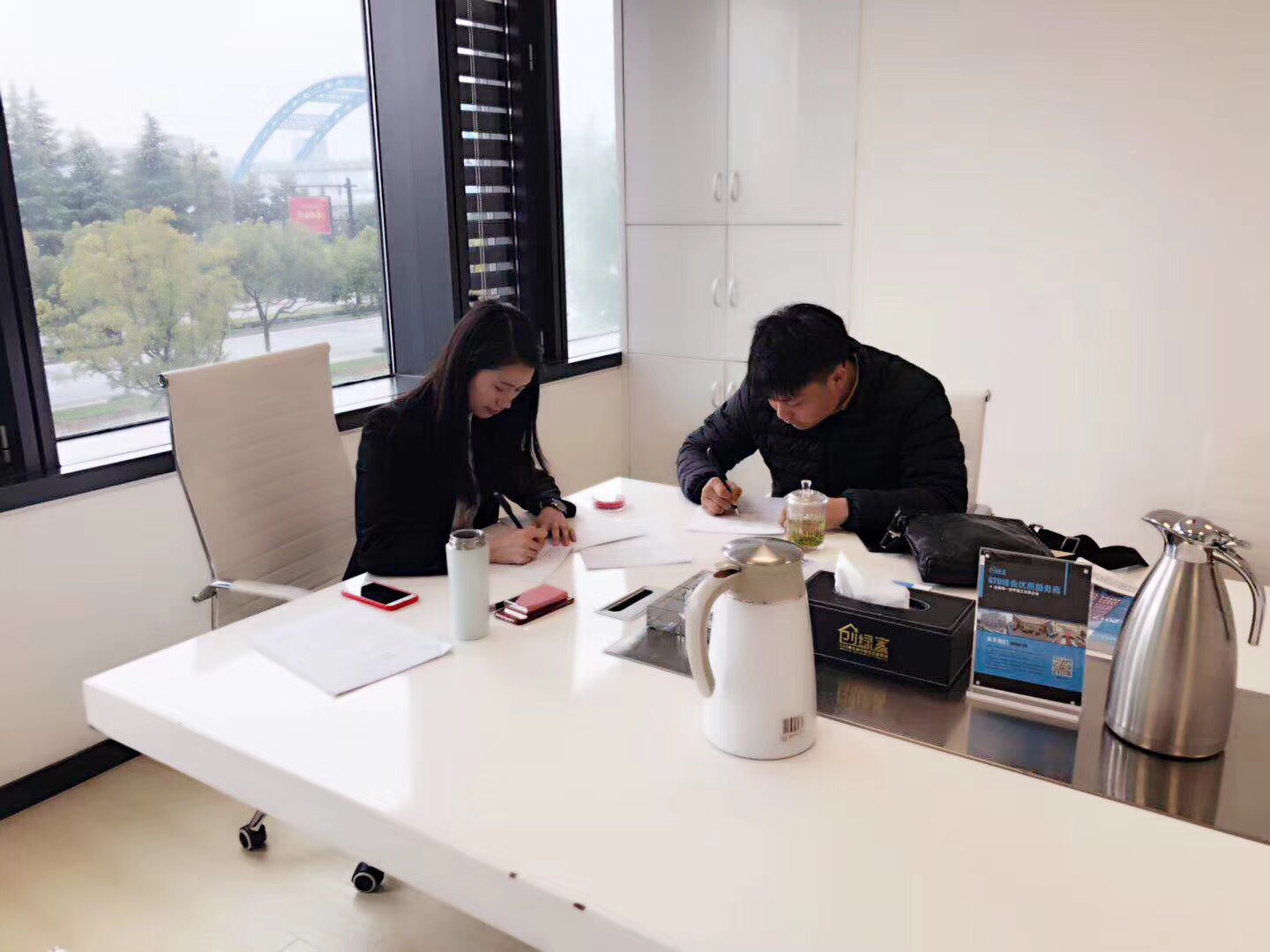 熱烈祝賀徐總簽約創(chuàng)綠家衢州市區(qū)級代理！