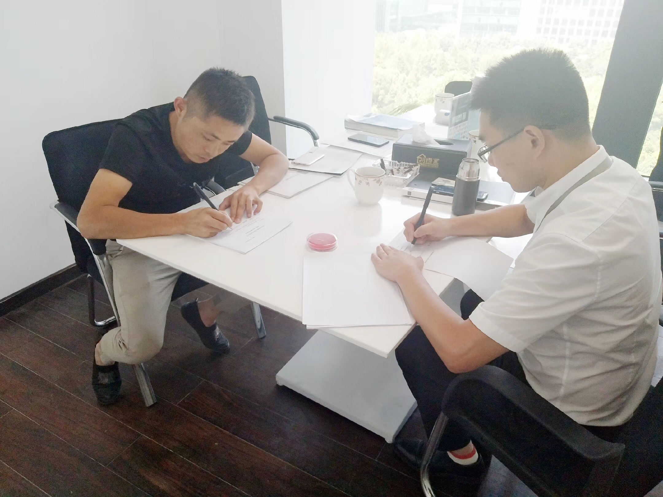 熱烈祝賀梅總團隊簽約創(chuàng)綠家宣城市縣級代理！