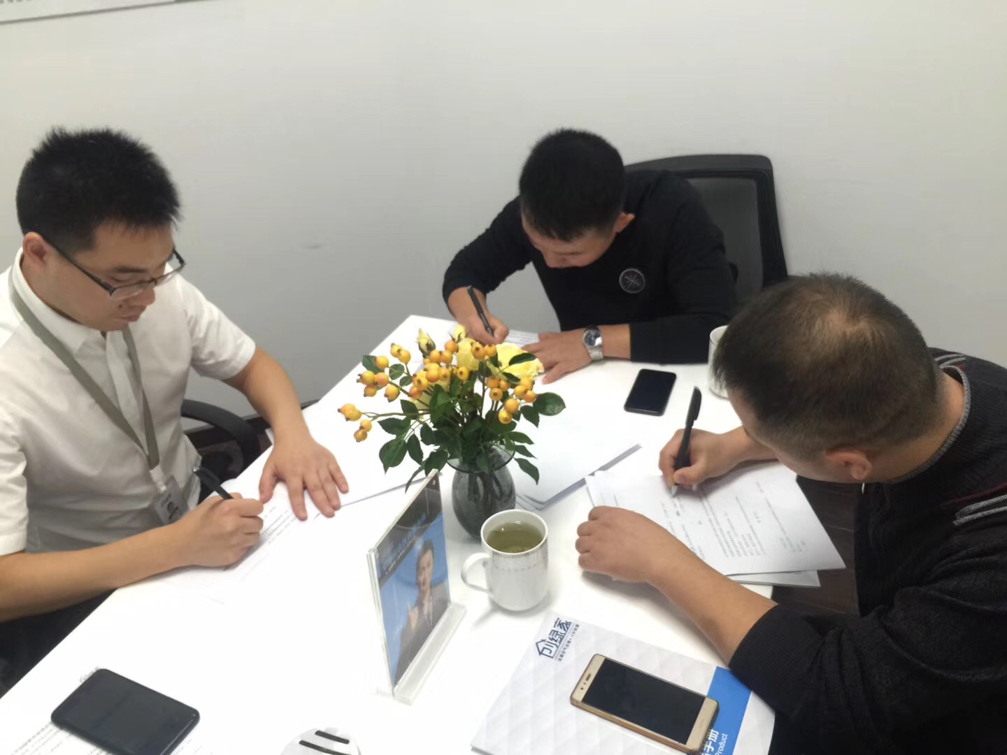 熱烈祝賀張總、程總兄弟簽約創(chuàng)綠家南京市區(qū)級(jí)代理！