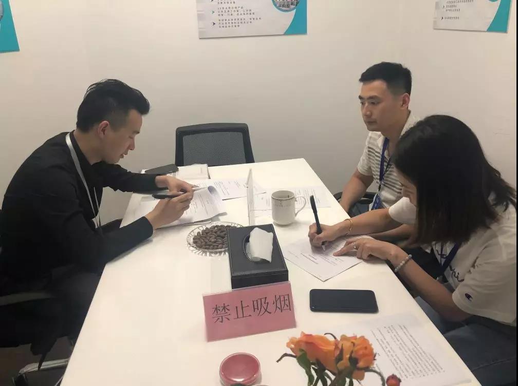 熱烈祝賀王總簽約創(chuàng)綠家南京市區(qū)級(jí)代理！