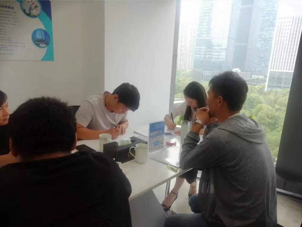 熱烈祝賀張總、宋總、溫總簽約創(chuàng)綠家河南省鄭州市區(qū)級(jí)代理！