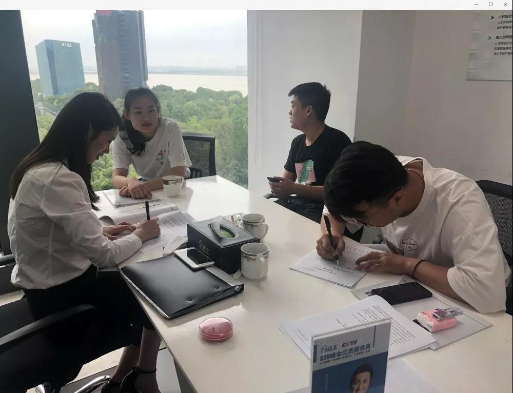 熱烈祝賀王總、趙總簽約創(chuàng)綠家新疆省烏魯木齊市區(qū)級(jí)代理！