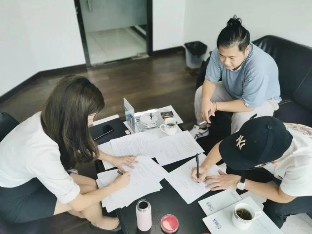 熱烈祝賀張總、段總簽約創(chuàng)綠家浙江省衢州市縣級(jí)代理！